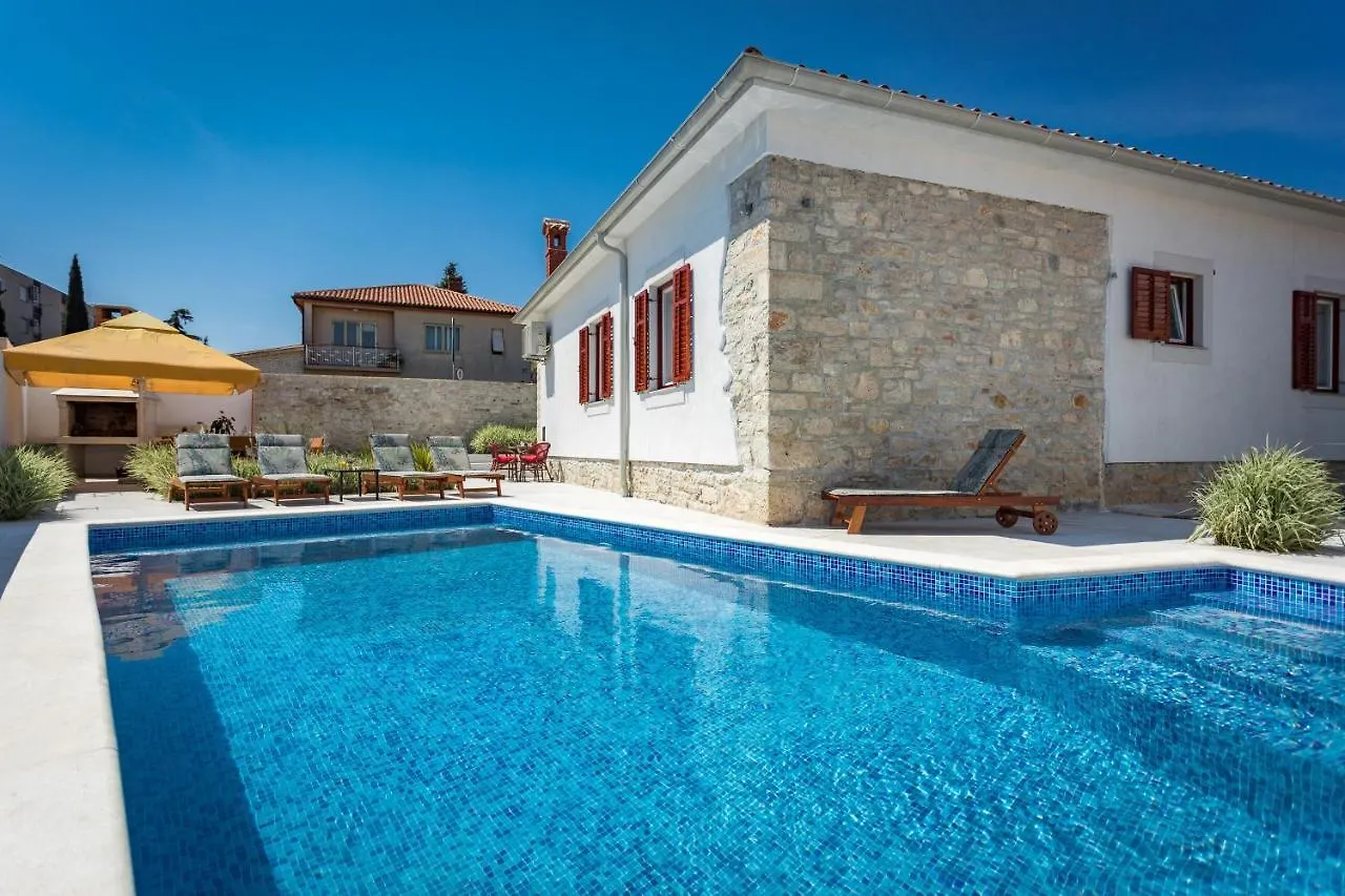 Willa Casa Grotta Istriana Mit Neu Pool Near Center In Pula